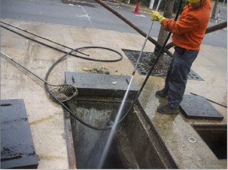 安多池底污泥如何清理